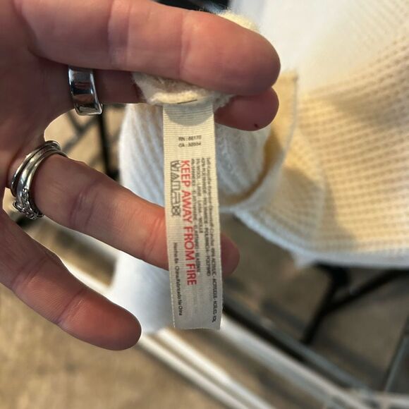 Free People Intimately C.O.Z.Y Waffle Knit Wool Blend Cream Sweater NWT Size:M/L - Picture 8 of 8